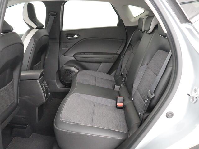 Renault CAPTUR 1.3 TCe Intens | Panoramadak | 360 Camera | Trekhaak | Half leder | Carplay | Keyless | Climate control | Full LED | Getint glas | Cruise control | Parkeerhulp