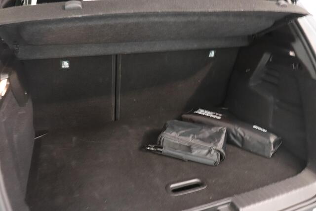 Renault CAPTUR 1.3 mild hybrid 160 esprit Alpine | Adaptieve Cruise | Camera | Stoel & Stuurverwarming | Google Navigatie |