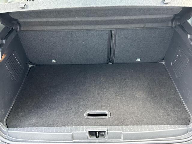 Renault CAPTUR 0.9 TCe Intens Hoge Zit | Navigatie | Trekhaak | Dealer Onderhouden