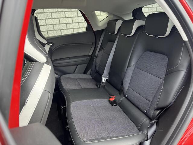 Renault CAPTUR 1.6 E-Tech Plug-in Hybrid 160 Intens | Apple Carplay / Android Auto | Stoel + Stuurverwarming | Trekhaak |