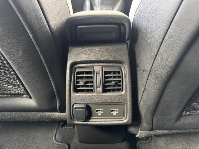 Renault CAPTUR 1.6 E-Tech Plug-in Hybrid 160 Intens | Apple Carplay / Android Auto | Stoel + Stuurverwarming | Trekhaak |