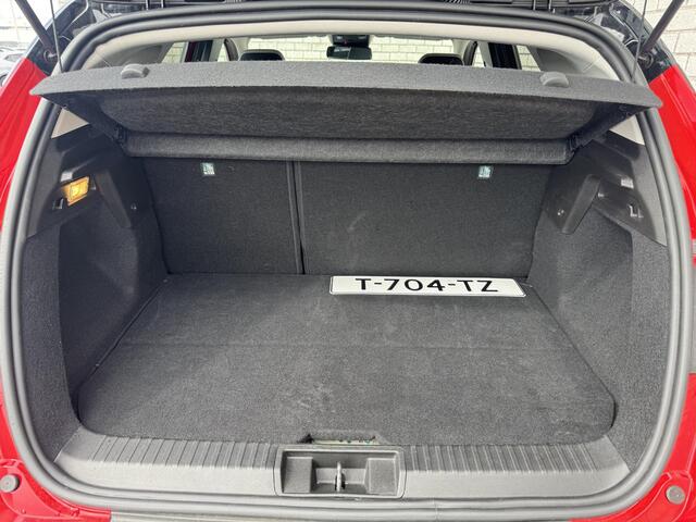 Renault CAPTUR 1.6 E-Tech Plug-in Hybrid 160 Intens | Apple Carplay / Android Auto | Stoel + Stuurverwarming | Trekhaak |