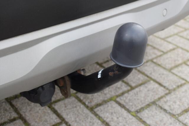 Renault CAPTUR 1.6 E-Tech Plug-in Hybrid 160 Intens | Trekhaak | Navigatie | Climate Control |