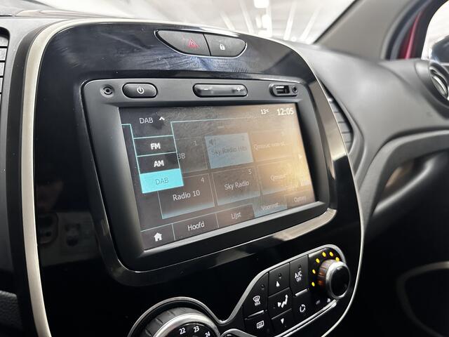 Renault CAPTUR 1.2 TCe Intens/ DEALER ONDERHOUDEN!/ Automaat!/ Two-Tone/ Trekhaak/ Leder/ Keyless/ Keyless/ Extra getint glas/ Stoelverw./ DAB+/ Navi/ Clima/ Cruise/ Bluetooth/ Multi. LEDER. Stuur/ LED Mistl./ PDC/ LED Dag