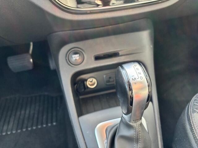 Renault CAPTUR 1.2 TCE 120PK EDC AUTOMAAT INTENS AIRCO NAVI TREKHAAK