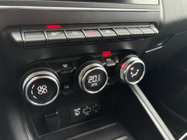 Renault CAPTUR 1.3 TCe 130 Intens | Sfeerverlichting | Automaat | Parkeer camera | Keyless