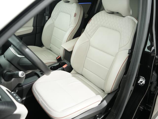 Renault CAPTUR 1.6 E-TECH PHEV 160PK INITIALE PARIS | Trekhaak | Leder | 360 Camera