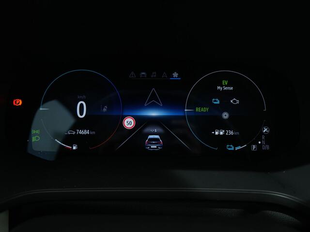 Renault CAPTUR 1.6 E-TECH PHEV 160PK INITIALE PARIS | Trekhaak | Leder | 360 Camera