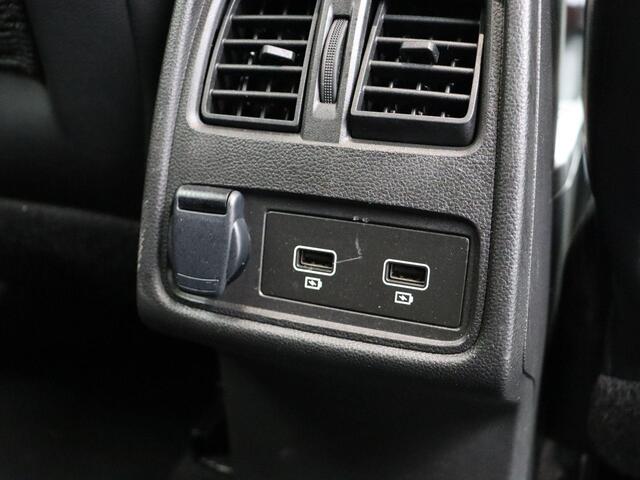 Renault CAPTUR TCe 90pk Techno | Achteruitrijcamera | Parkeersensoren voor en achter | Apple Carplay & Android Auto | Navigatie |