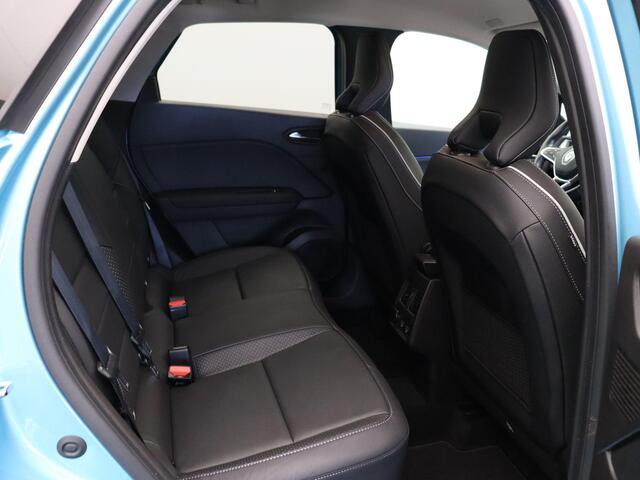 Renault CAPTUR 1.3 TCe 140pk Intens | Stoel- en stuurwielverwarming | 360 graden camera | 1500kg geremd | Lederen bekleding | Voorruitverwarming |