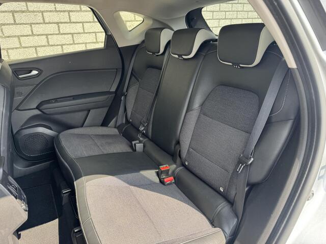 Renault CAPTUR 1.3 TCe 140 Intens | Achteruitrijcamera | Apple CarPlay / Android Auto | Climate Control | Parkeersensoren V+A |