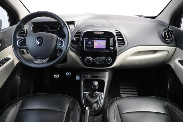 Renault CAPTUR 1.2 TCe Initiale Paris BOSE Lederen Bekleding Navigatie Achteruitrijcamera LED Stoelverwarming