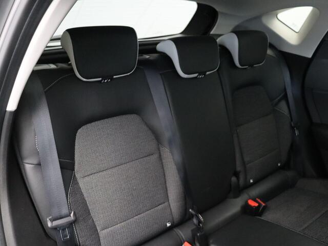 Renault CAPTUR TCe 90pk Intens | Dealeronderhouden | Parkeersensoren voor/achter | 360 gradencamera | 9,3" Navigatie | Climate control |