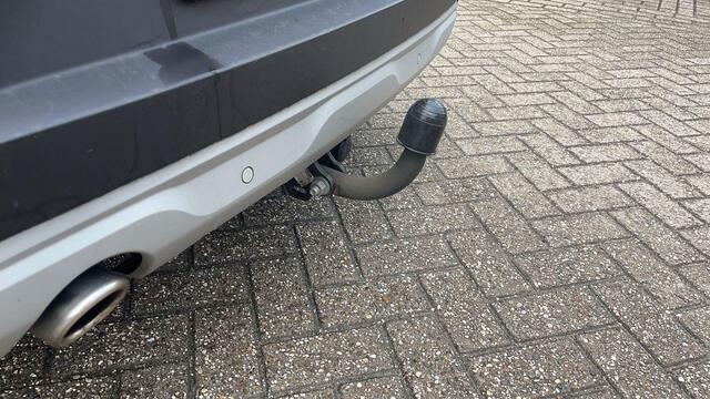 Renault CAPTUR TCe 100 Intens l TREKHAAK l NAVI l PDC l DEALER ONDERHOUDEN