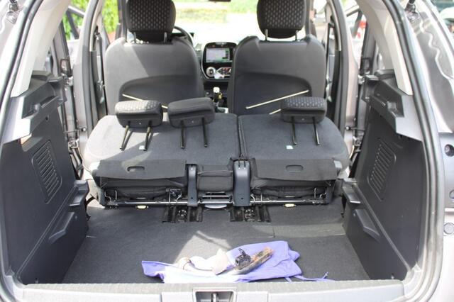 Renault CAPTUR TCe 90 pk Intens met o.a. trekhaak/blind spot warning/parkeerass.