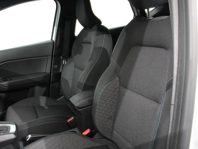 Renault CAPTUR 1.3 MHEV TCe Evolution 160pk Automaat Climate control Cruise control Camera Parkeersensoren achter Verwarmde voorstoelen LED Apple Carplay/ Android Auto