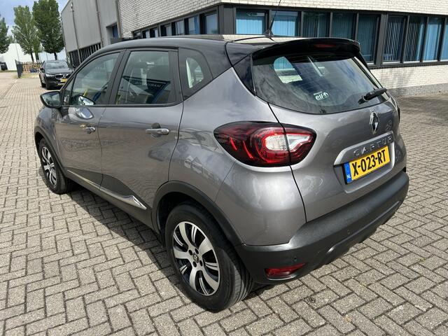 Renault CAPTUR 0.9 TCe Limited NAVI CRUISE CARPLAY.