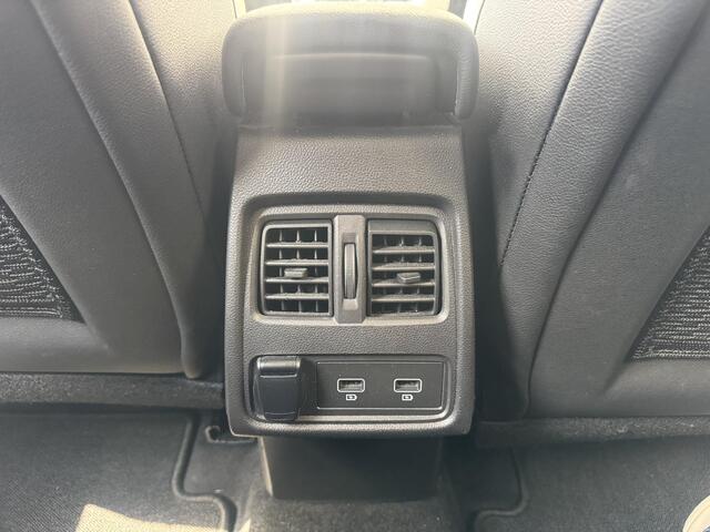 Renault CAPTUR 1.6 E-Tech Plug-in Hybrid 160 Intens | Stoelverwarming | 360° camera | BOSE-audio | Navigatie | All-Season banden |