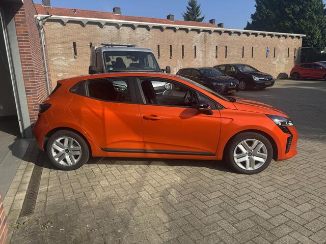 Renault CLIO 1.6 E-Tech Full Hybrid 145 evolution