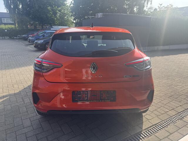 Renault CLIO 1.6 E-Tech Full Hybrid 145 evolution