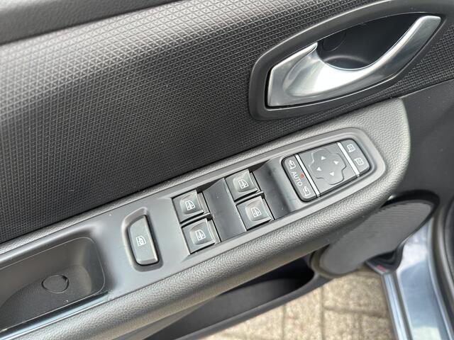Renault CLIO Estate 0.9 TCe Intens | Airco | Navi | Camera