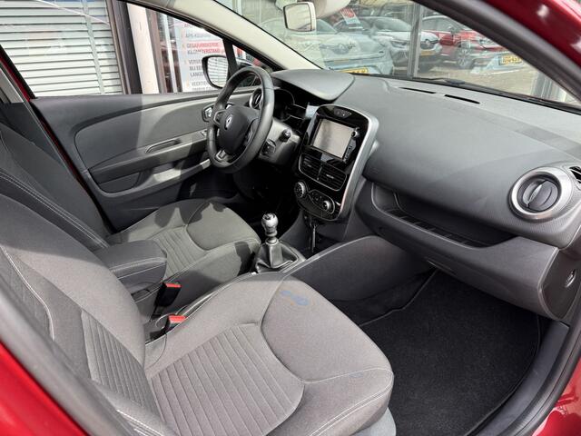 Renault CLIO Estate 1.2 TCe 120 Limited | trekhaak | climat control | regen/lichtsensor | tijdelijk gratis Top Afleverpakket twv Eur 695