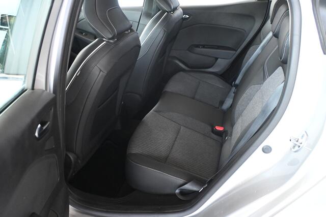 Renault CLIO 1.0 TCe Intens Navigatie Airco Cruise control Trekhaak Achteruitrijcamera 100% Onderhouden Inruil Mogelijk!