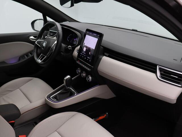 Renault CLIO 1.6 E-Tech Hybrid 140 Initiale Paris | Lederen interieur | BOSE | Trekhaak | Stoel-Stuur Verwarming |