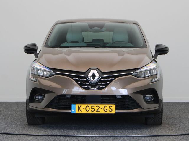 Renault CLIO 1.6 E-Tech Hybrid 140 Initiale Paris | Lederen interieur | BOSE | Trekhaak | Stoel-Stuur Verwarming |