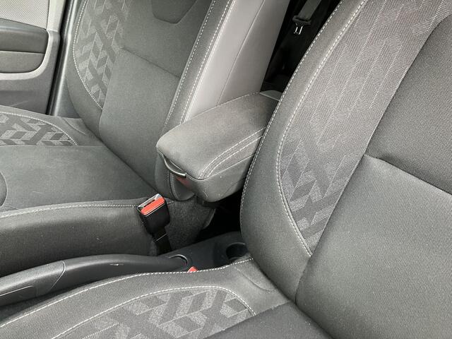 Renault CLIO TCe 90 Limited * TREKHAAK *