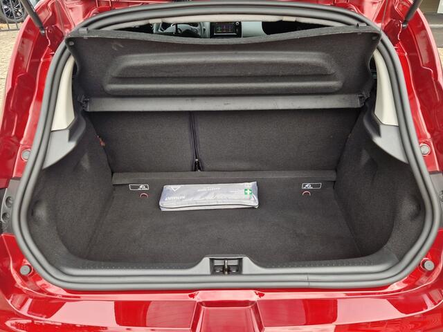 Renault CLIO 0.9 TCe Limited / Lm velgen / Navigatie / Bass Reflex