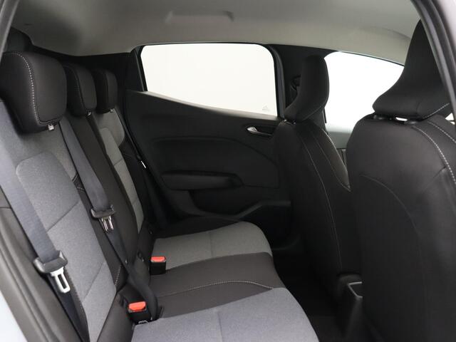 Renault CLIO TCe 90pk GPF evolution | Lichtmetalen velgen | Getint glas | Achteruitrijcamera |