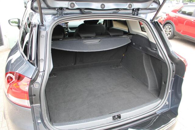 Renault CLIO 0.9 TCe Limited All Season banden | Klimaat control | Cruise Control | Navigatiesysteem