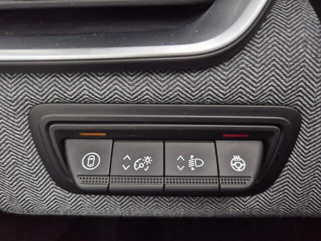 Renault CLIO 1.0 TCe 90 GPF Techno Handgeschakeld / Pack winter / Apple Carplay Android Auto / Stuur-, en Stoelverwarming / Keyless Entry/Start / Achteruitrijcamera / Draadloze telefoon lader / Cruise control /