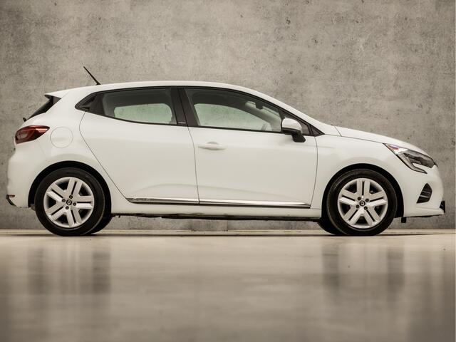 Renault CLIO 1.6 E-Tech Hybrid 140 Intens 140Pk Automaat (VIRTUAL COCKPIT, APPLE CARPLAY, GROOT NAVI, CLIMATE, SPORTSTOELEN, LM VELGEN, PARKEERSENSOREN, CRUISE, NIEUWSTAAT)