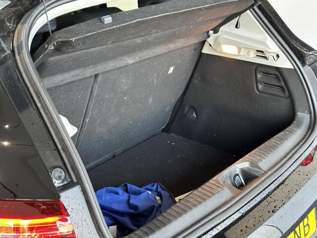 Renault CLIO 1.0 TCe Zen TREKHAAK | PARKEERSENSOREN ACHTER | LICHTMETALEN VELGEN