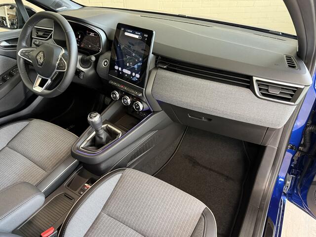 Renault CLIO 1.0 TCe 90 PK techno | Groot Navi | Bose | 360 | Stoel & Stuur verwarming | Carplay | Nieuwstaat! Dealer onderhouden.