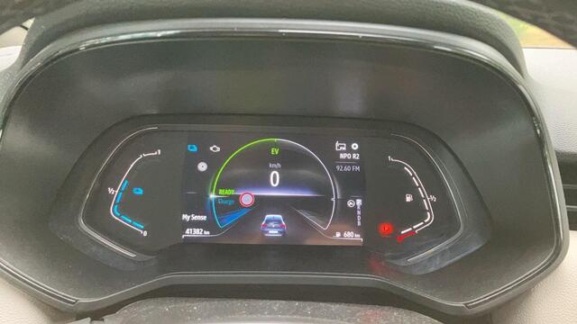 Renault CLIO 1.6 E-Tech Hybrid 140 Initiale Paris | Leder | Navigatie | 17" lichtmetalen velgen | Eerste eigenaar |