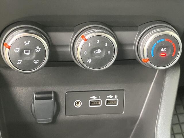 Renault CLIO 1.0 TCe 90 GPF Evolution * LM-Velgen, Camera + Sensoren, Donker Glas, Stoelverwarming, Navigatie, Reservewiel, Cruise Control, Licht/Regensensor, Apple CarPlay/Android Auto