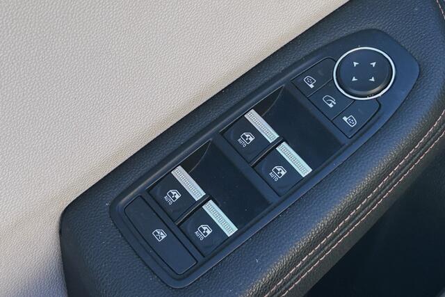 Renault CLIO 1.6 E-Tech Hybrid 140 Initiale Paris LED LEER 360 CAMERA 85807KM!