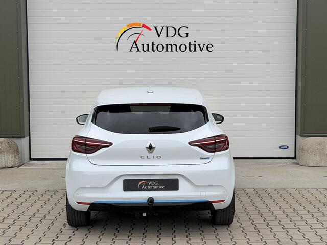 Renault CLIO 1.6 E-Tech Hybrid 140 First Edition / Clima / Camera / Navigatie / 17" LM velgen / Trekhaak