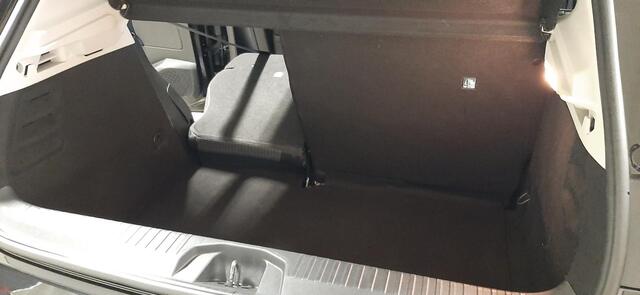 Renault CLIO 1.0 TCe Intens NAVIGATIE / CLIMATE CONTROLE / CRUISE CONTROLE / PARKEERSENSOREN.