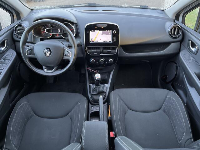 Renault CLIO Estate 0.9 TCe Limited / Apple Carplay - Android Auto / Parkeersensoren. Achter / Airco / 16'' LMV /