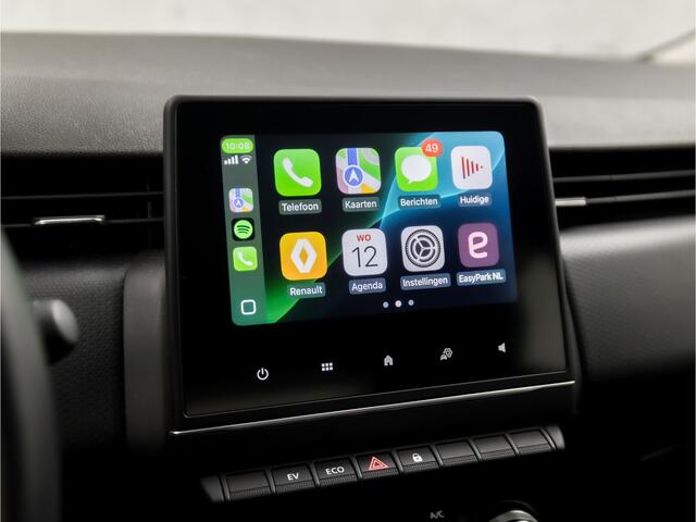 Renault CLIO 1.6 E-Tech Hybrid 140 Sport 141Pk Automaat (APPLE CARPLAY, DIGITAL COCKPIT, GROOT NAVI, CAMERA, GETINT GLAS, SPORTSTOELEN, LED KOPLAMPEN, CRUISE, LANE ASSIST, NIEUWE APK, NIEUWSTAAT)