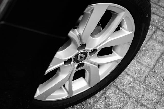 Renault CLIO Estate 0.9 TCe Limited | parkeersensoren achter | Airco | LM Velgen | NAVI | | incl. Bovag rijklaarpakket met 12 maanden garantie |