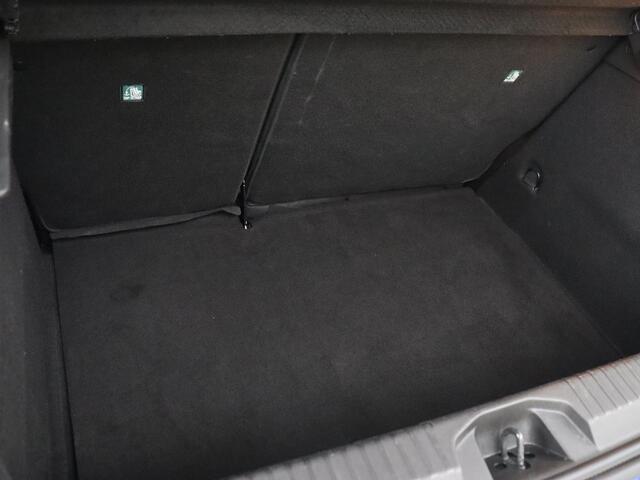 Renault CLIO 1.0 TCe 90 Techno | Carplay | Sfeerverlichting | Navigatie | Cruise Control | Camera | DAB | LMV 16 |