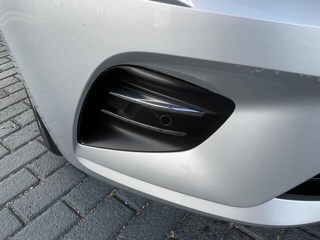 Renault CLIO 1.0 TCe Intens LICHTMETALEN VELGEN / PARKEERSENSOREN / ACHTERUITRIJCAMERA / ELEKTRISCHE BEDIENBARE RAMEN / CRUISE CONTROL / BLEUTOOTH / NAVIGATIESYSTEEM / LANE DEPARTURE