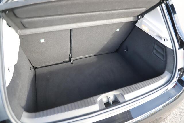 Renault CLIO 1.0 TCe Zen 101PK Navigatie Carplay Android Airco Cruise Control LED Parkeersensor Rijstrooksensor