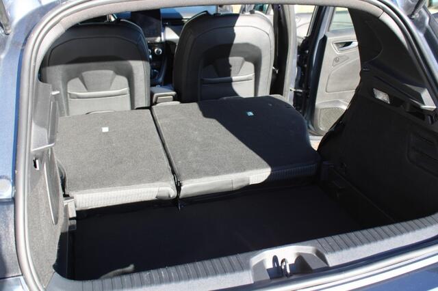 Renault CLIO TCe 100 pk Intens camera /groot scherm/stoelverw./stuurverw. /e.t.c.