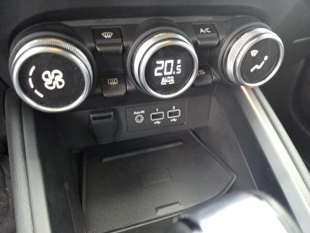 Renault CLIO 1.3 TCe Init. Paris Automaat NL 360 Camera Leder